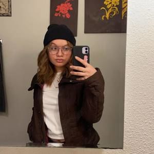 Meet your Posher, Nayelli